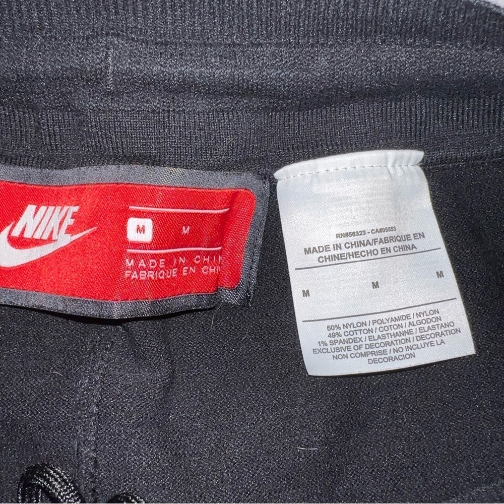 Women’s Nike Tech Knit Pants size medium - Picture 3 of 9